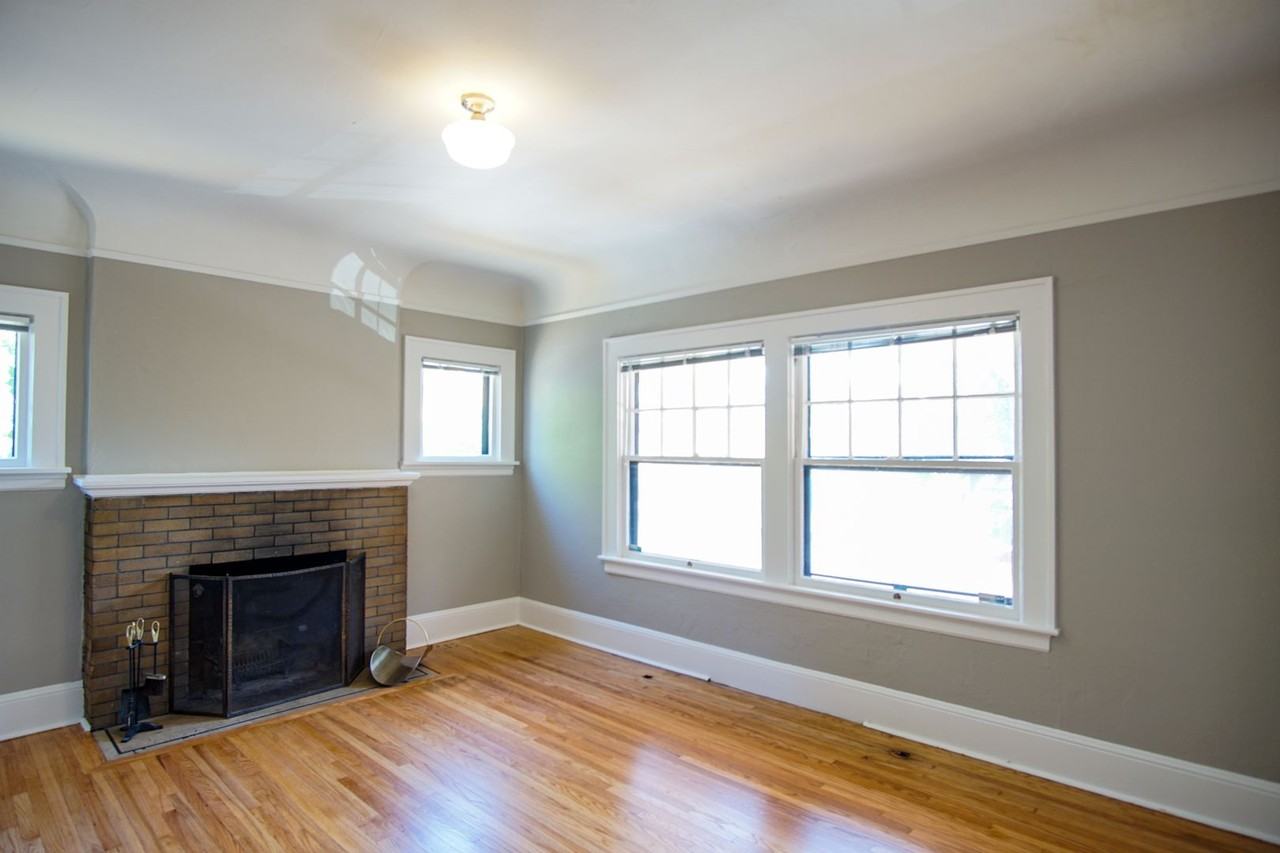 1635 Se Madison St - Photo 2 of 13