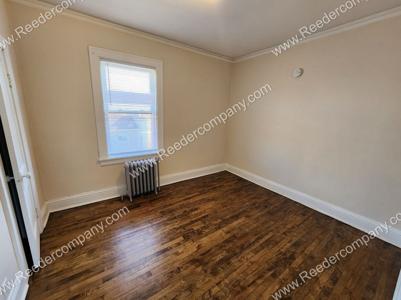 4011 Elm Street - Photo 3 of 8