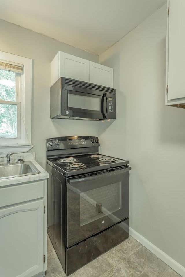 2306 Lyndon Ave - Photo 2 of 47