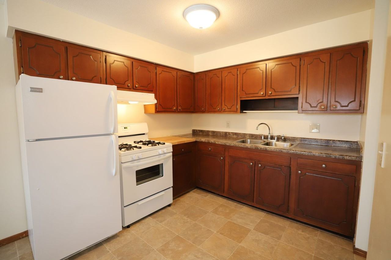 10000 Morgan Ave Apartments - Photo 7 of 15