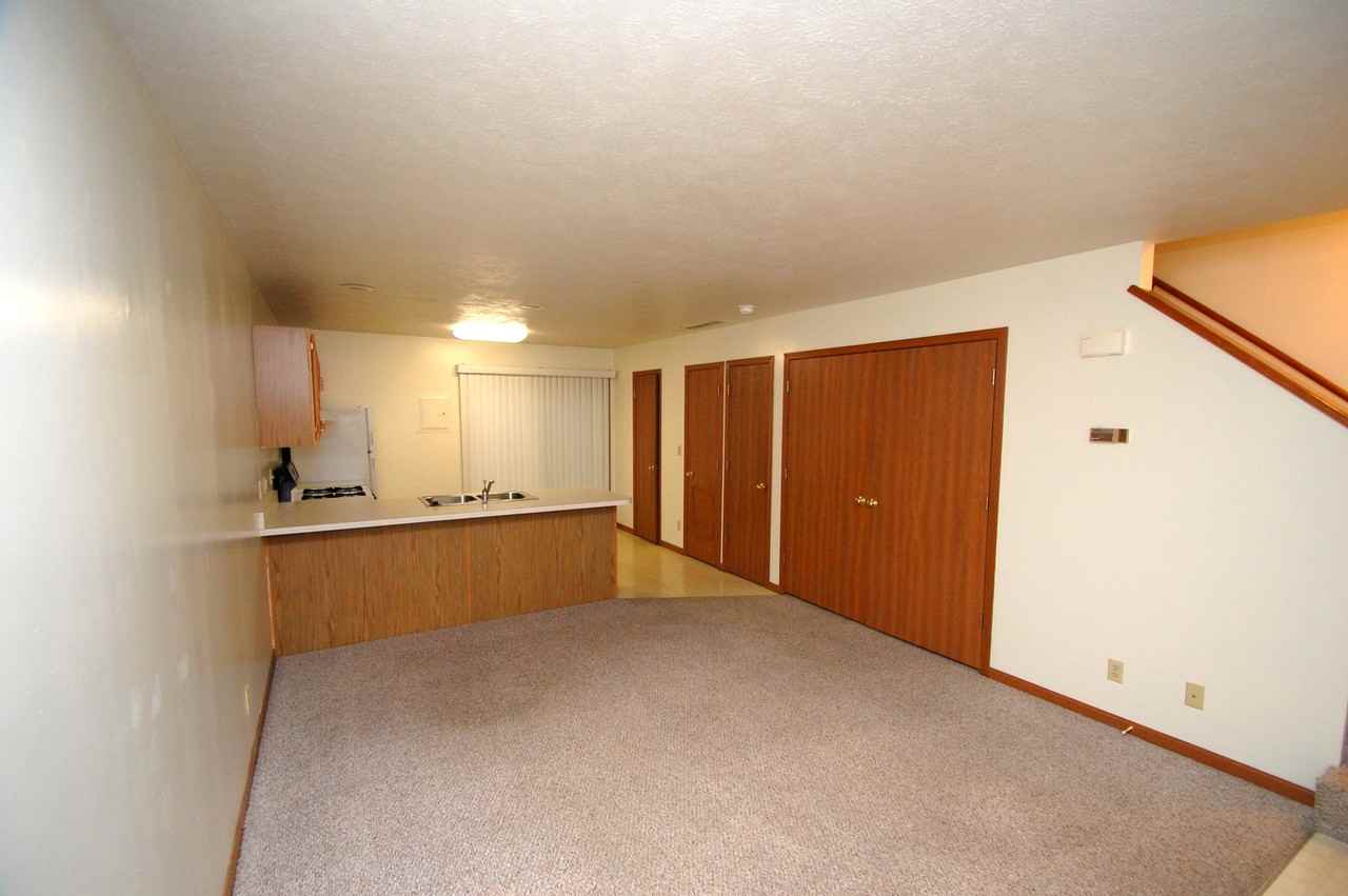 121 Watertower Ct - Photo 5 of 19