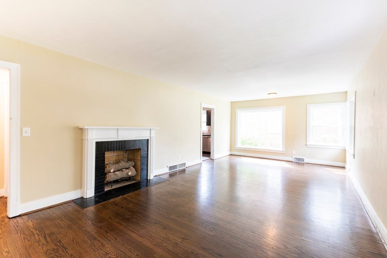 2512 Gardiner Ln - Photo 2 of 27