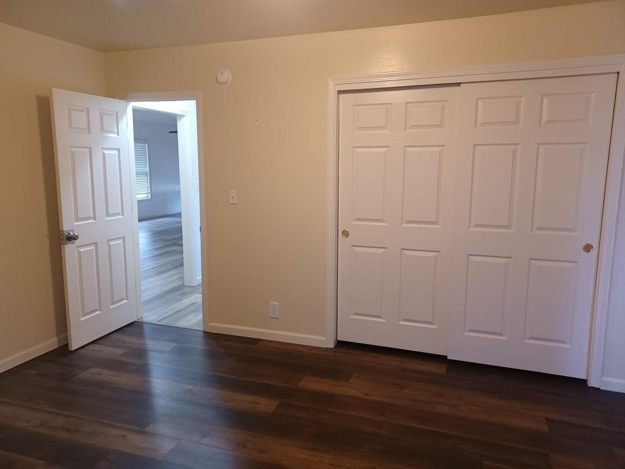 1833 Lawrence St - Photo 4 of 11