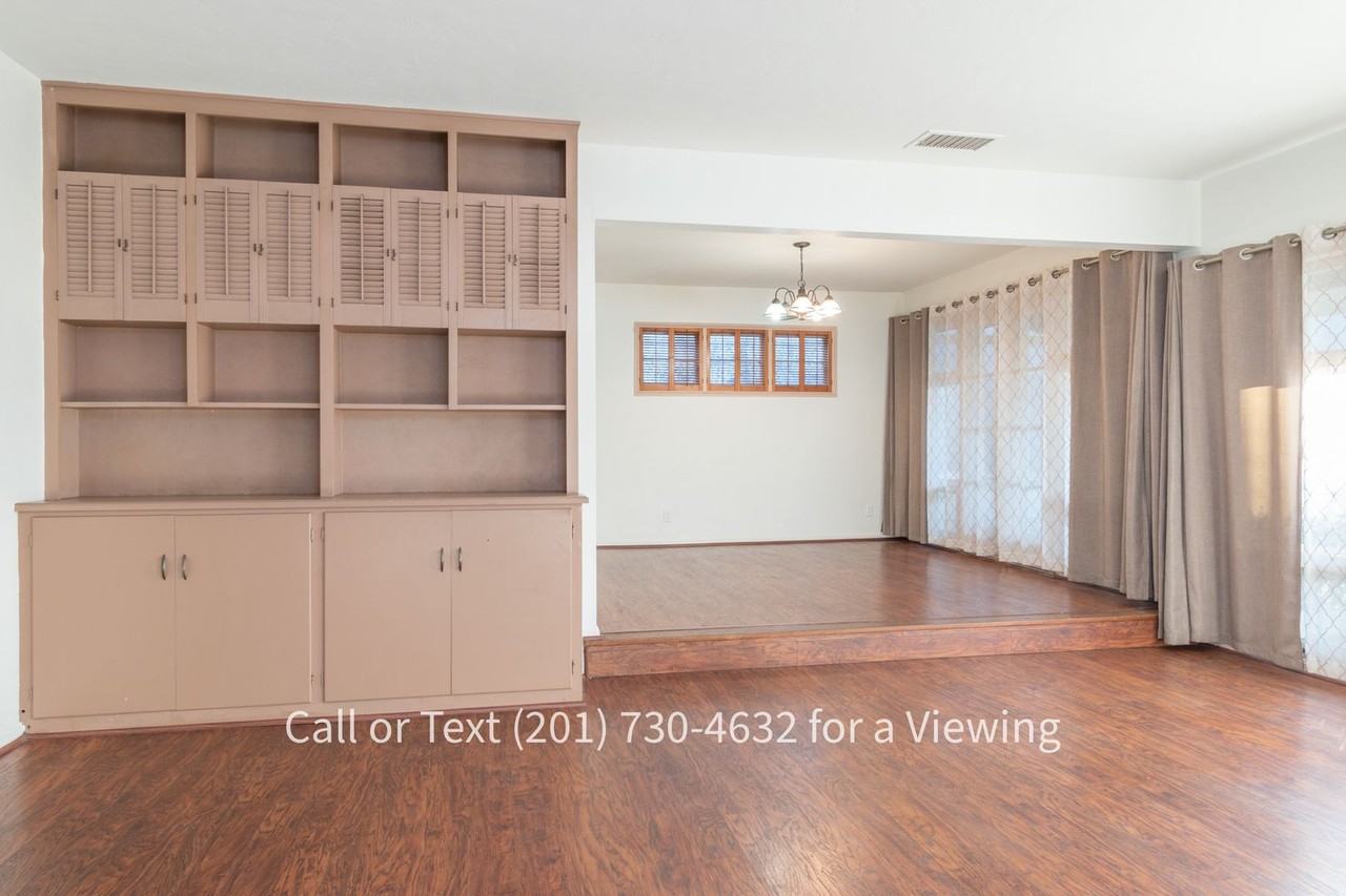 4830 College Ave - Photo 3 of 16