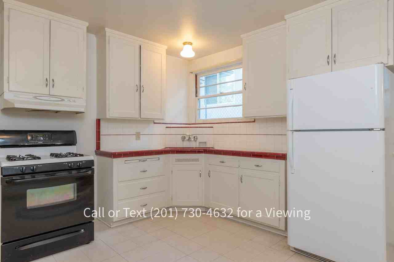 4830 College Ave - Photo 5 of 16