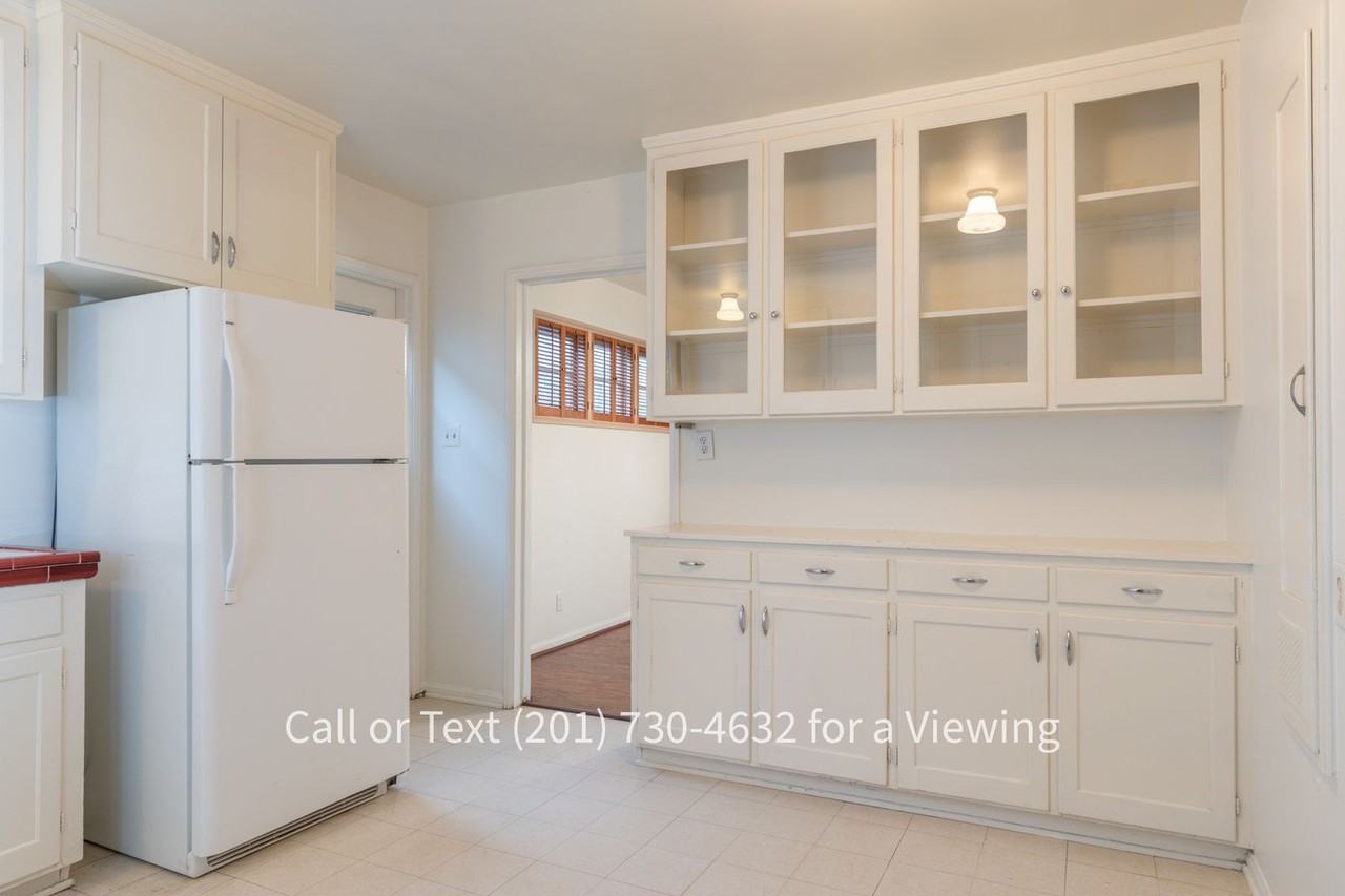 4830 College Ave - Photo 6 of 16