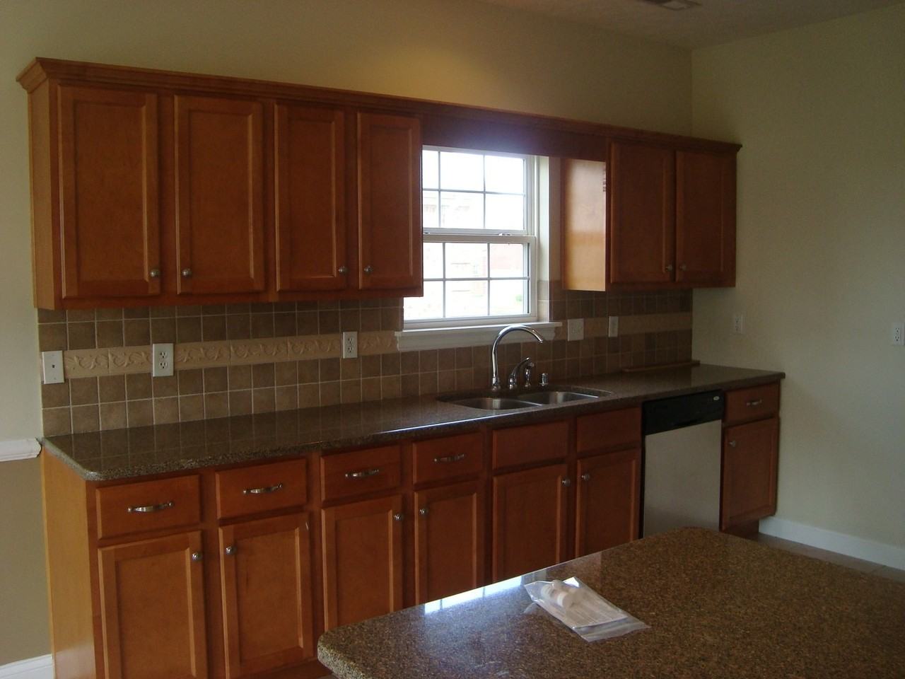 427 Cabernet Dr - Photo 3 of 7