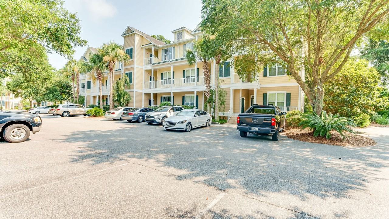 7222 Indigo Palms Way - Photo 3 of 20