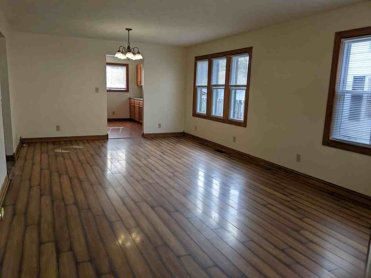 2727 Cruft St - Photo 2 of 10