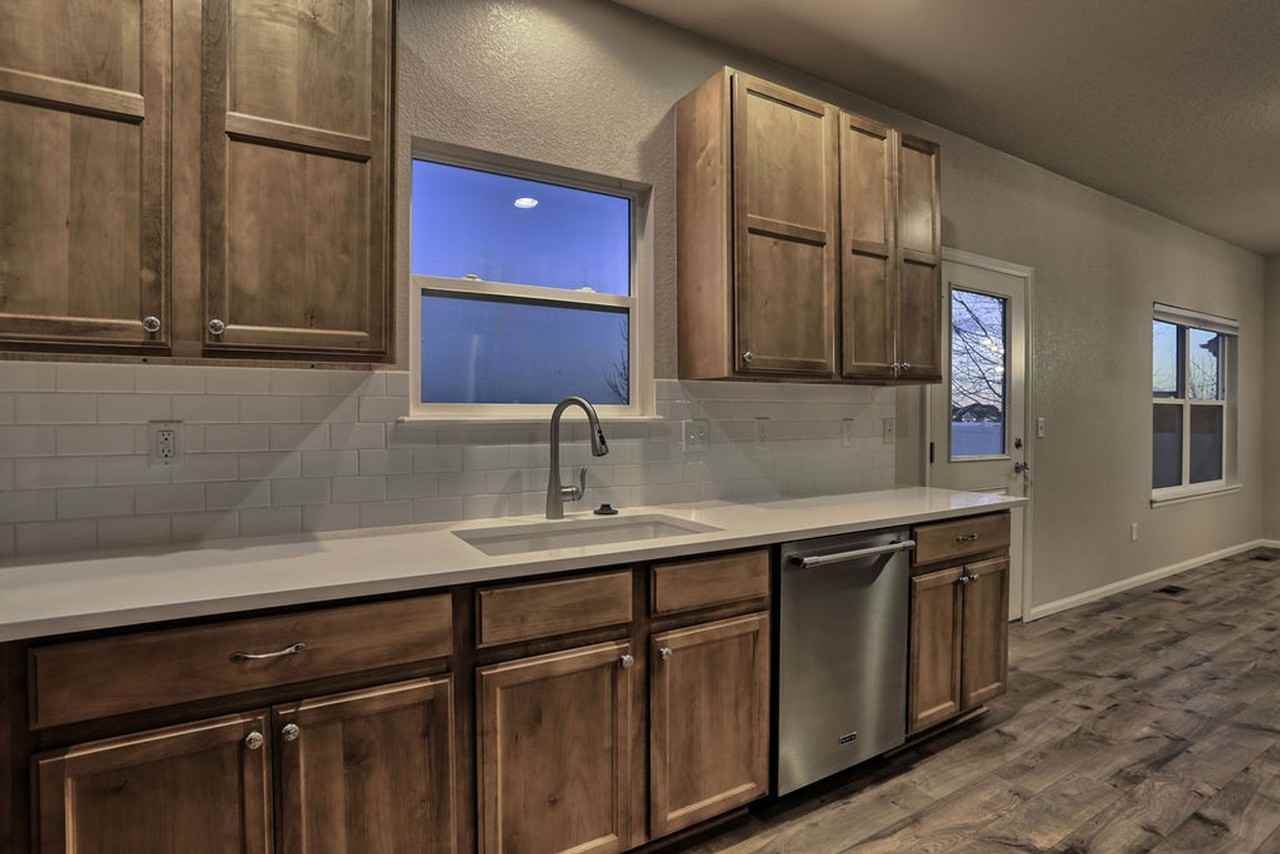 571 Wind River Dr - Photo 4 of 40