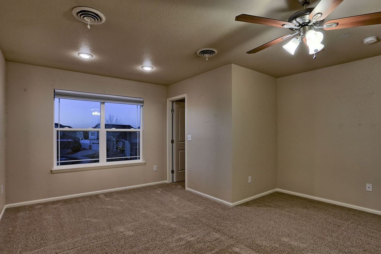 571 Wind River Dr - Photo 2 of 40