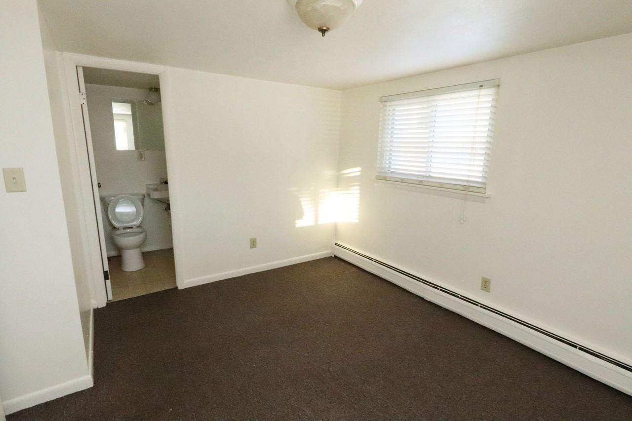 1313 S 9th St #A - Photo 4 of 6
