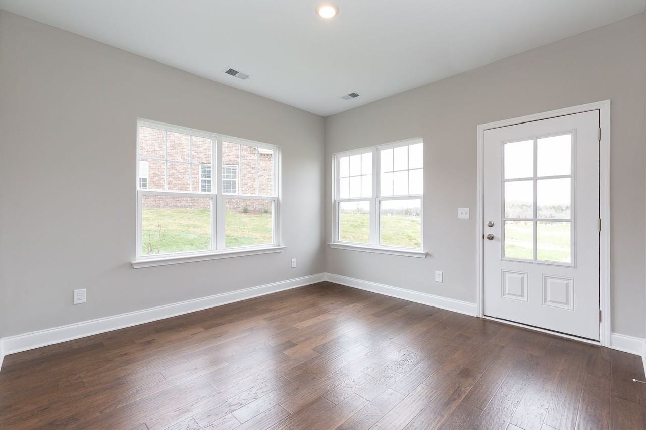 309 Eli Xing - Photo 4 of 33