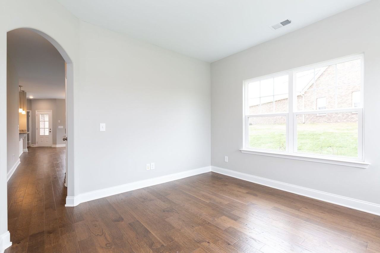 309 Eli Xing - Photo 5 of 33