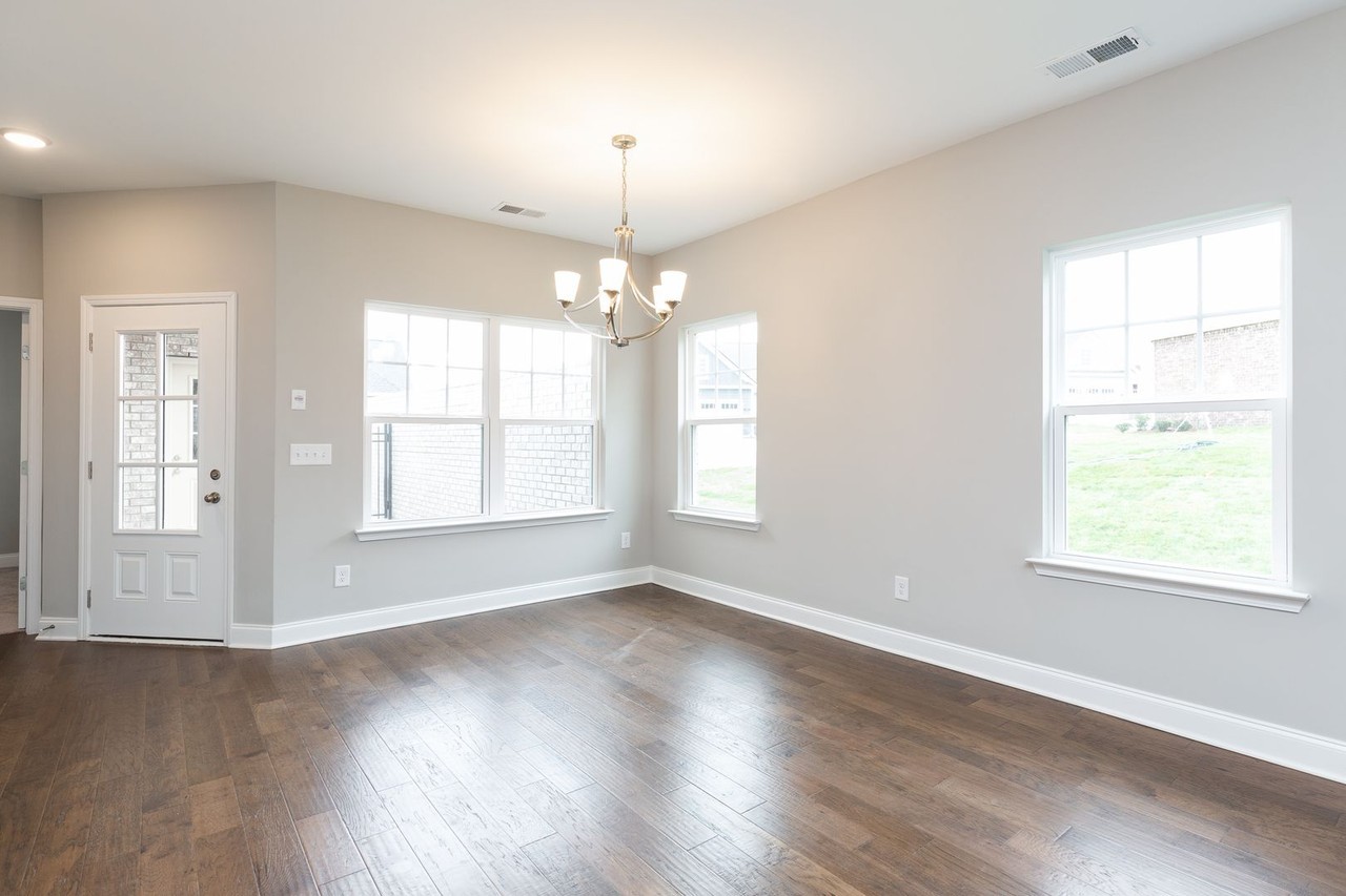 309 Eli Xing - Photo 7 of 33