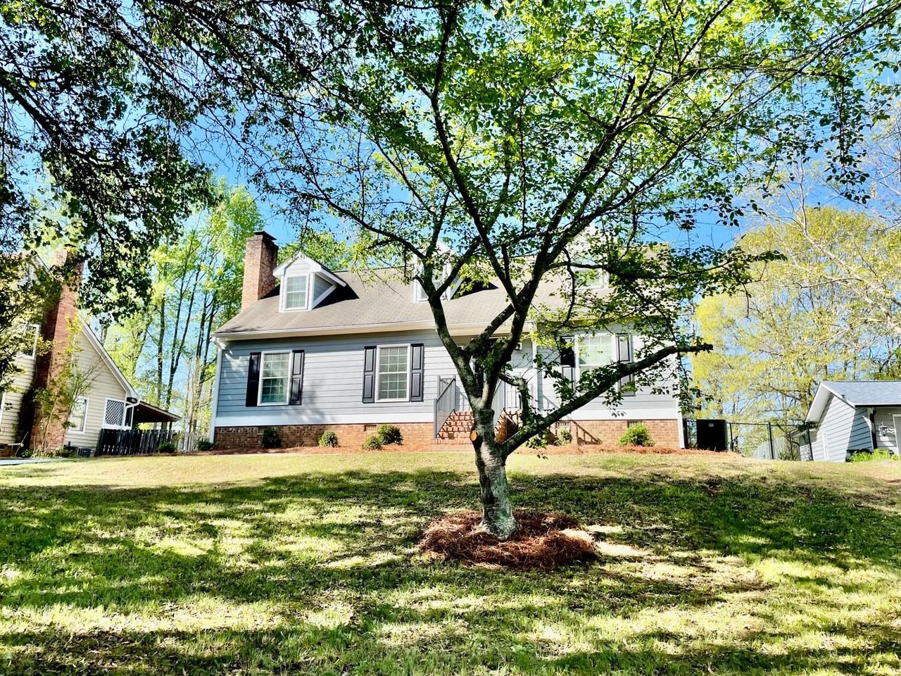 6215 Deep Forest Ln - Photo 3 of 31
