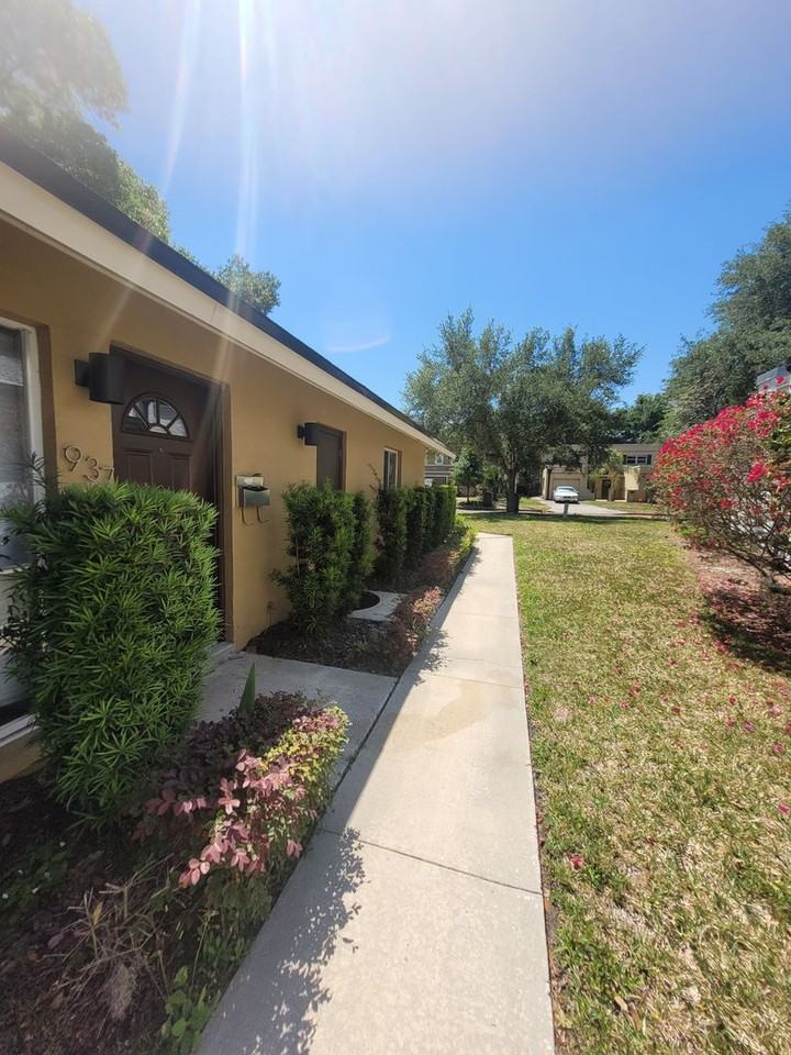 937 Aragon Ave - Photo 3 of 24