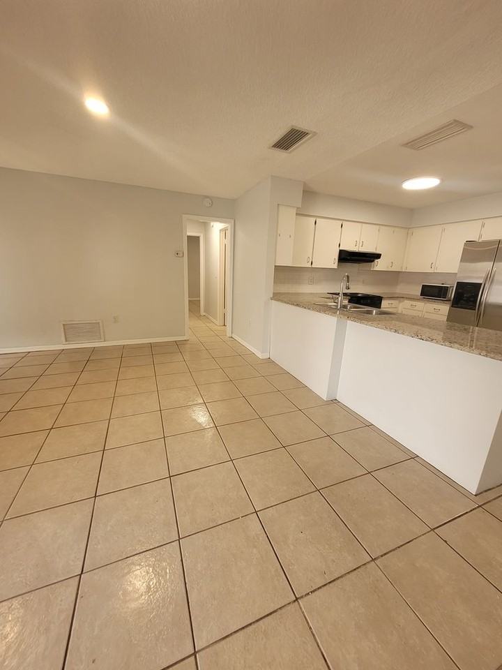 937 Aragon Ave - Photo 4 of 24