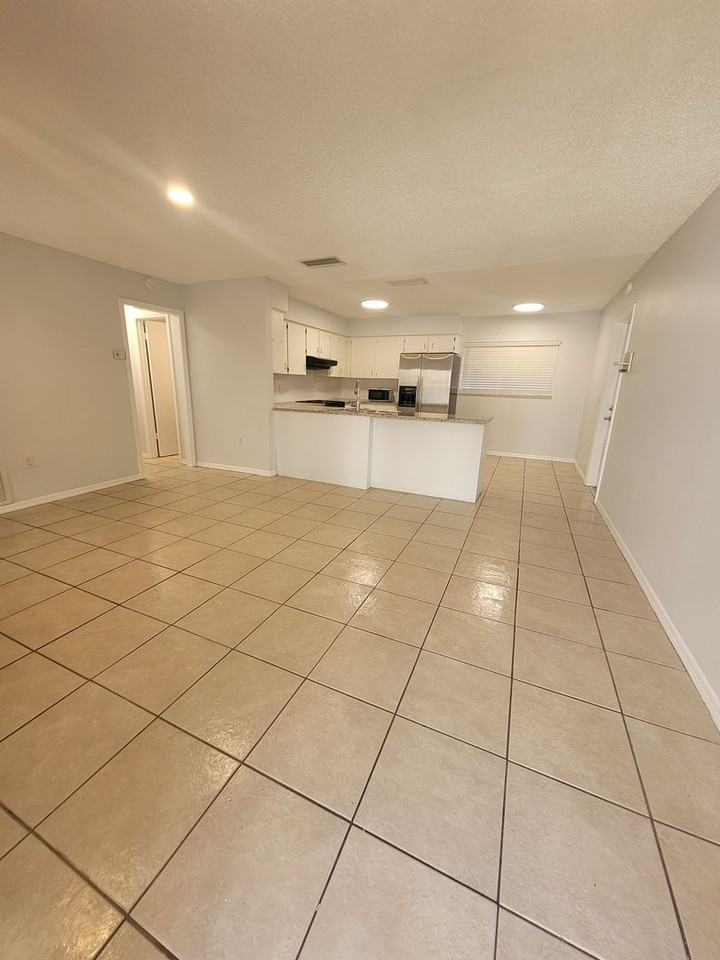 937 Aragon Ave - Photo 5 of 24
