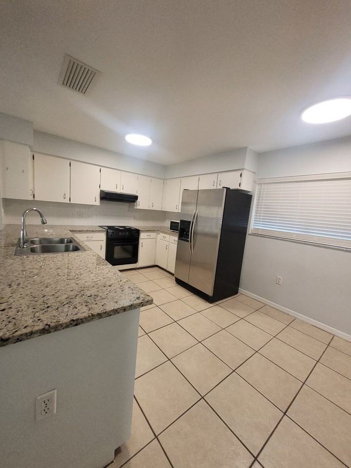 937 Aragon Ave - Photo 7 of 24