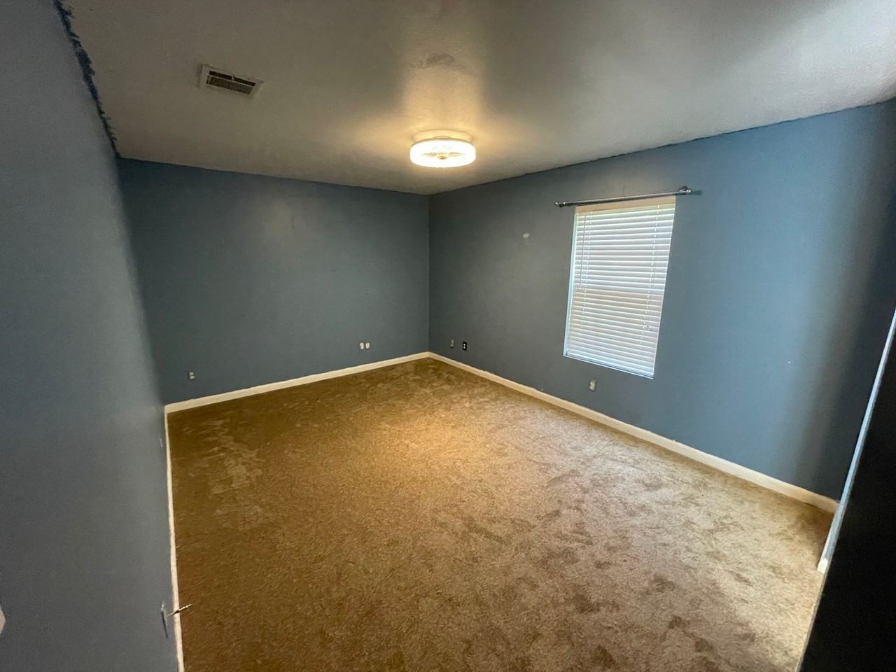 1613 Clay St - Photo 6 of 15