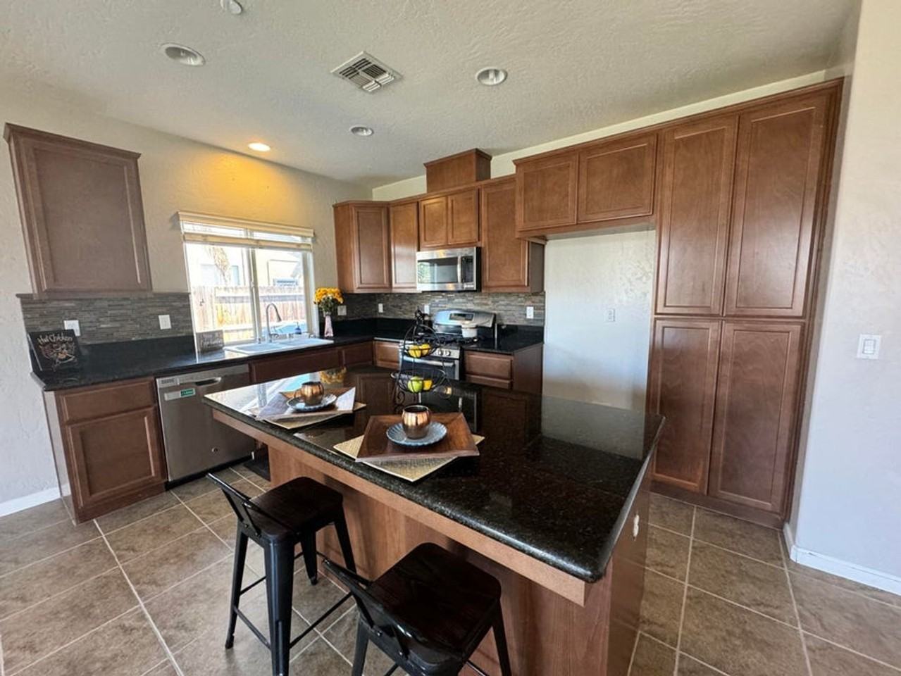 3534 W Harold Ave - Photo 6 of 25