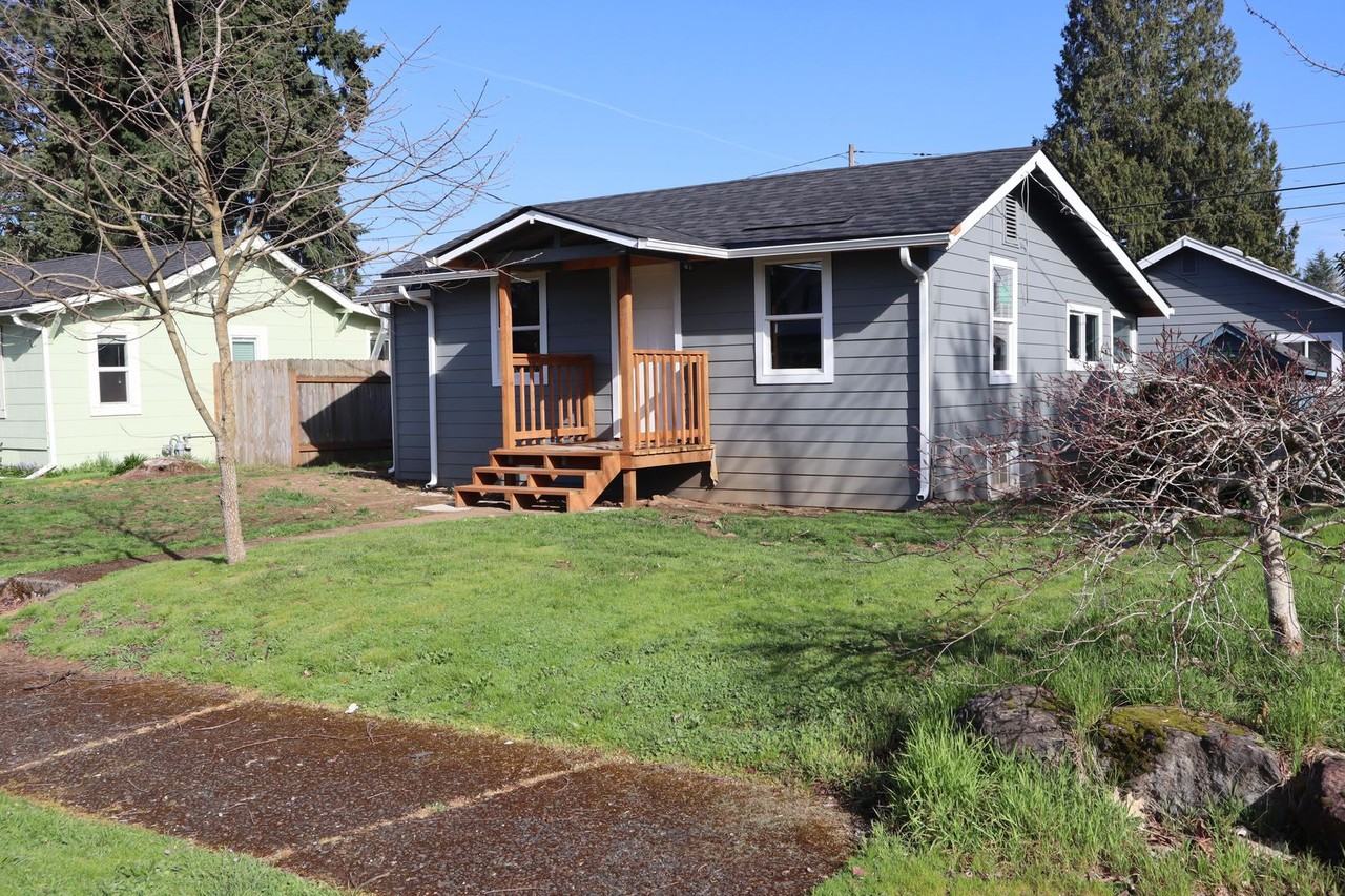 318 Nw 40th St - Photo 3 of 3