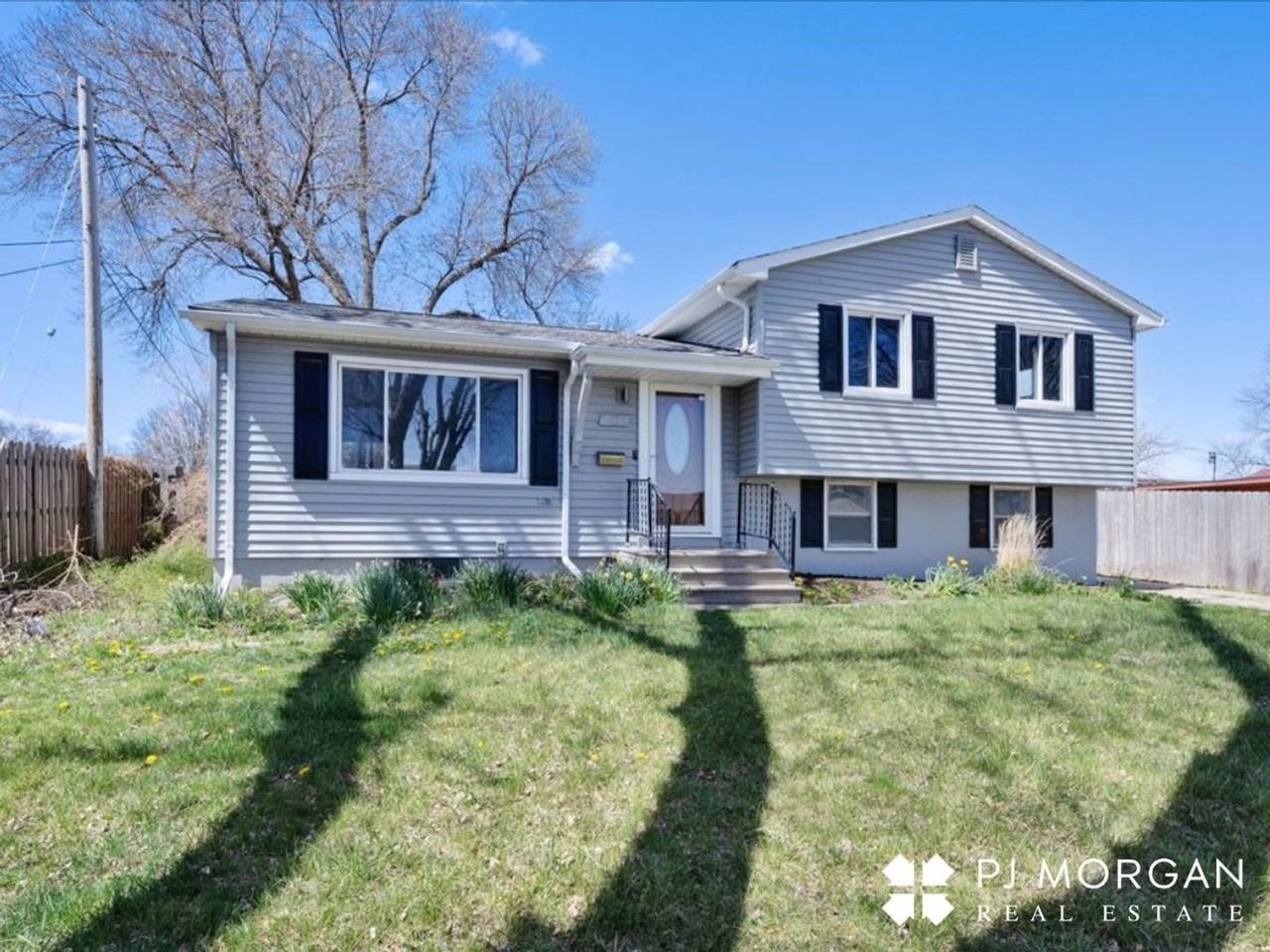 2822 S 118th St - Photo 3 of 27