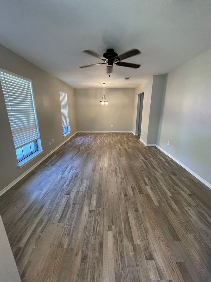4615 Gladstone Dr - Photo 4 of 36