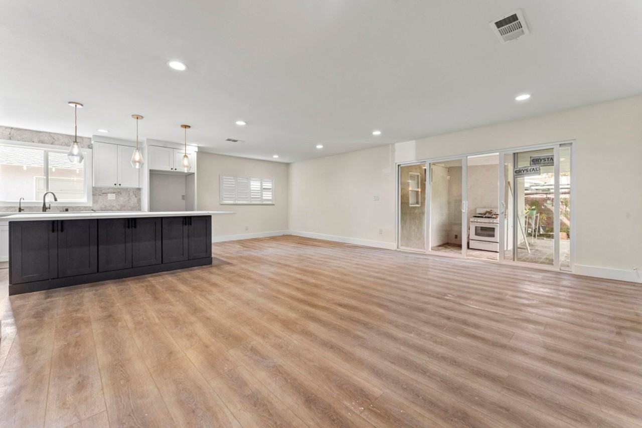 9361 Murline Dr - Photo 4 of 20