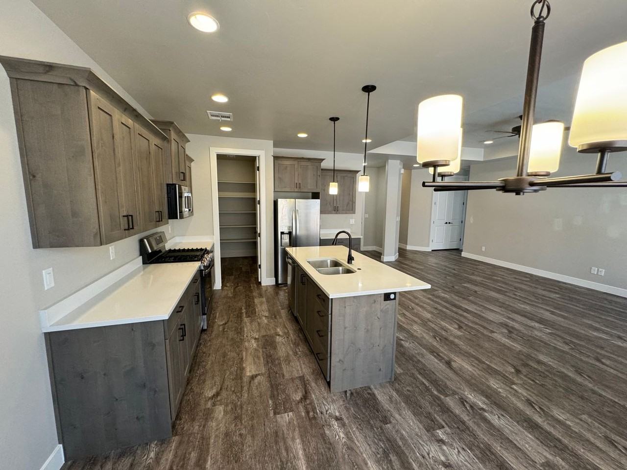 1496 W 460 N - Photo 6 of 20