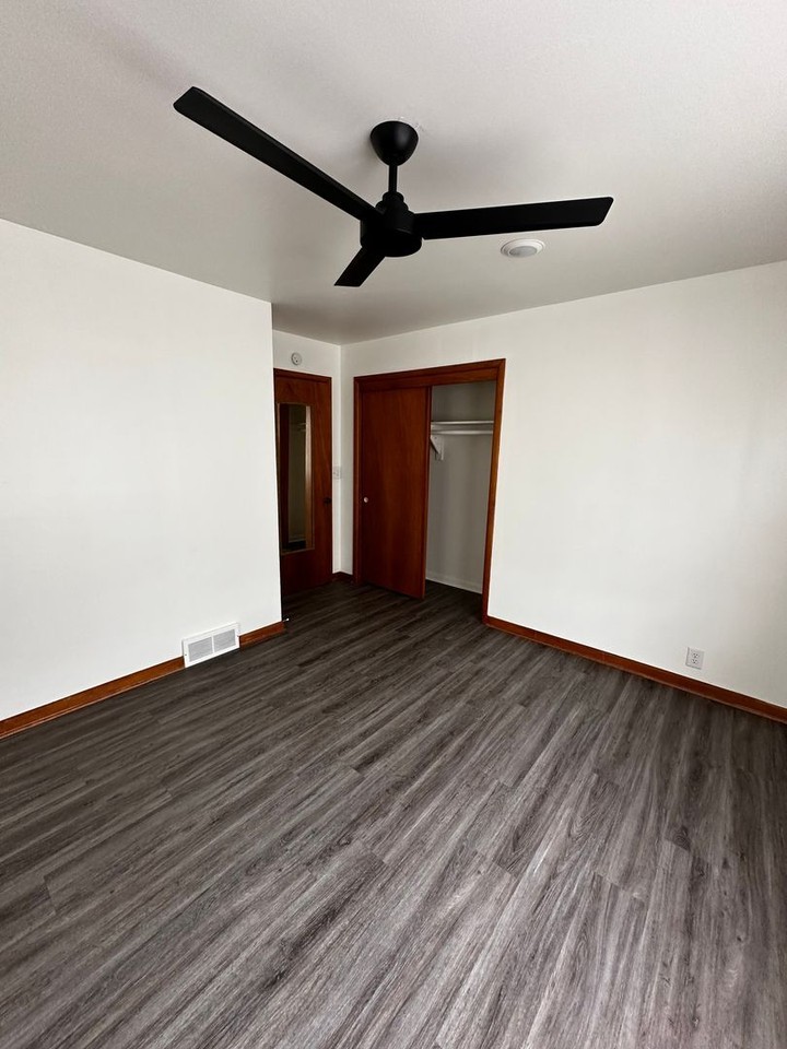 5916 W Wedington Dr - Photo 2 of 16