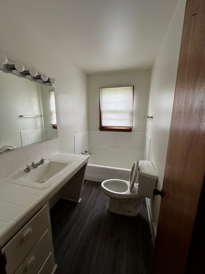 5916 W Wedington Dr - Photo 4 of 16