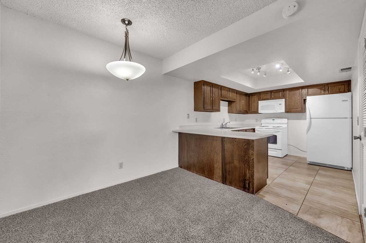 2300 Dickerson Rd #42 - Photo 6 of 33