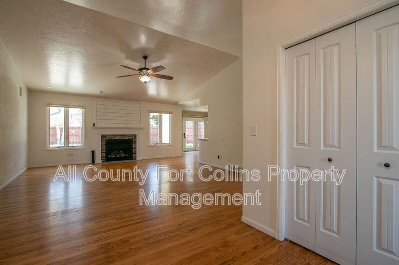 7220 W Canberra St - Photo 3 of 24