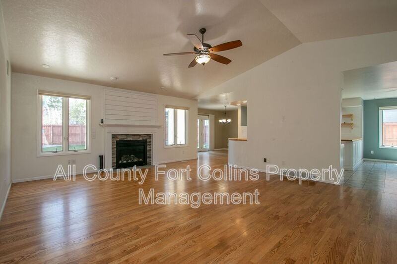 7220 W Canberra St - Photo 4 of 24