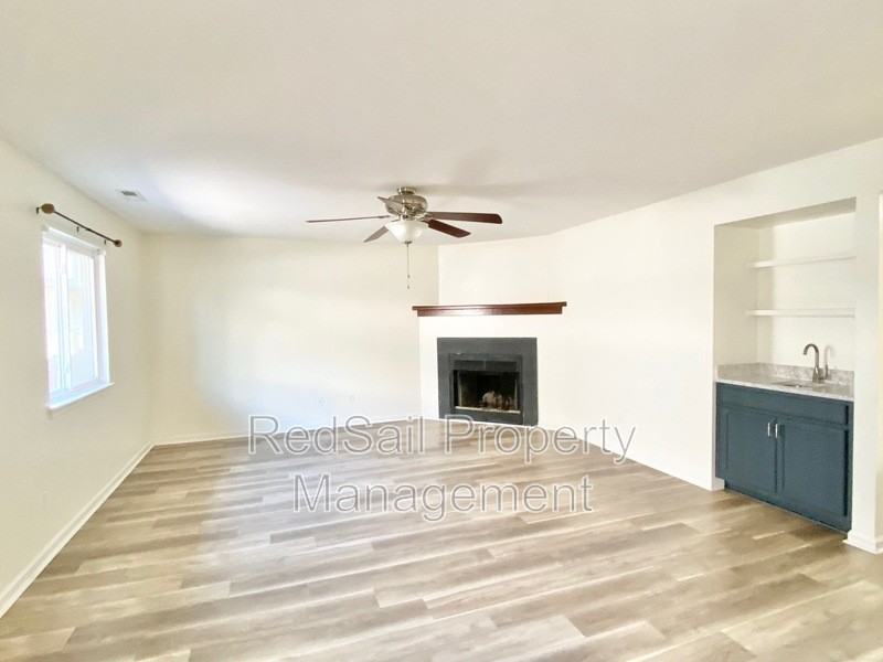 839 Little Bay Ave #C - Photo 4 of 22