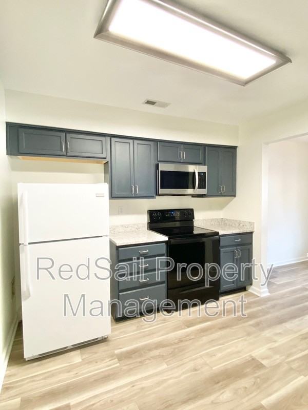 839 Little Bay Ave #C - Photo 6 of 22