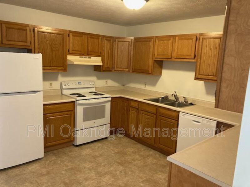 753 Campbell Rd - Photo 3 of 9