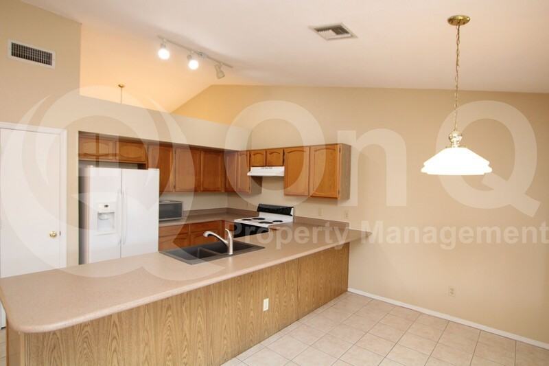 1249 E San Angelo Ave - Photo 2 of 18