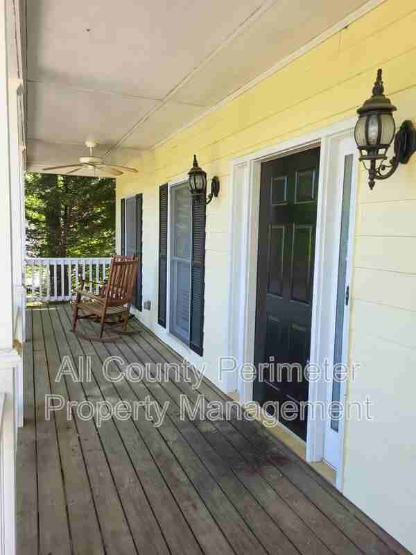 1155 Davis Pl Nw Apt C - Photo 4 of 25
