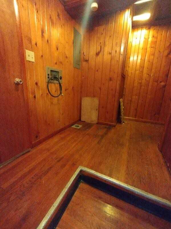 126 4th St Sw - Photo 2 of 12