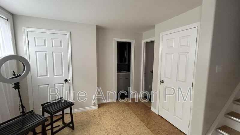 4 Edgewater Dr - Photo 3 of 6