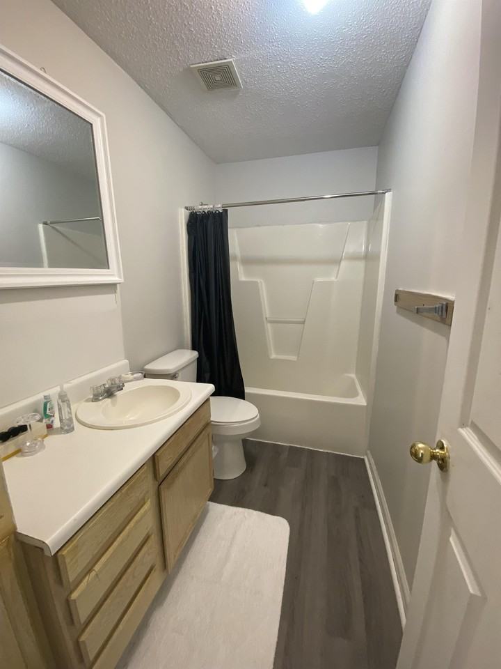 Waterforde Place Apartments - Photo 3 of 14