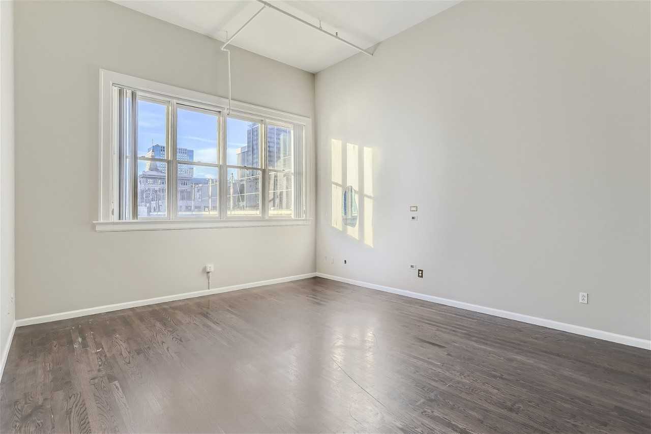 1555 California Street - Photo 2 of 10