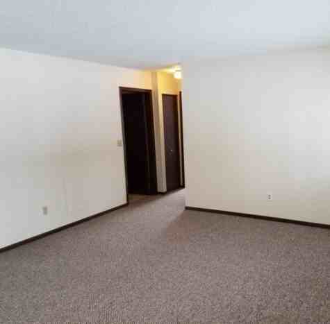 518 Oak Avenue - Photo 3 of 4