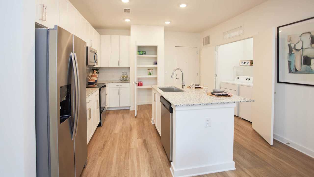 Richmond Row - Photo 7 of 50