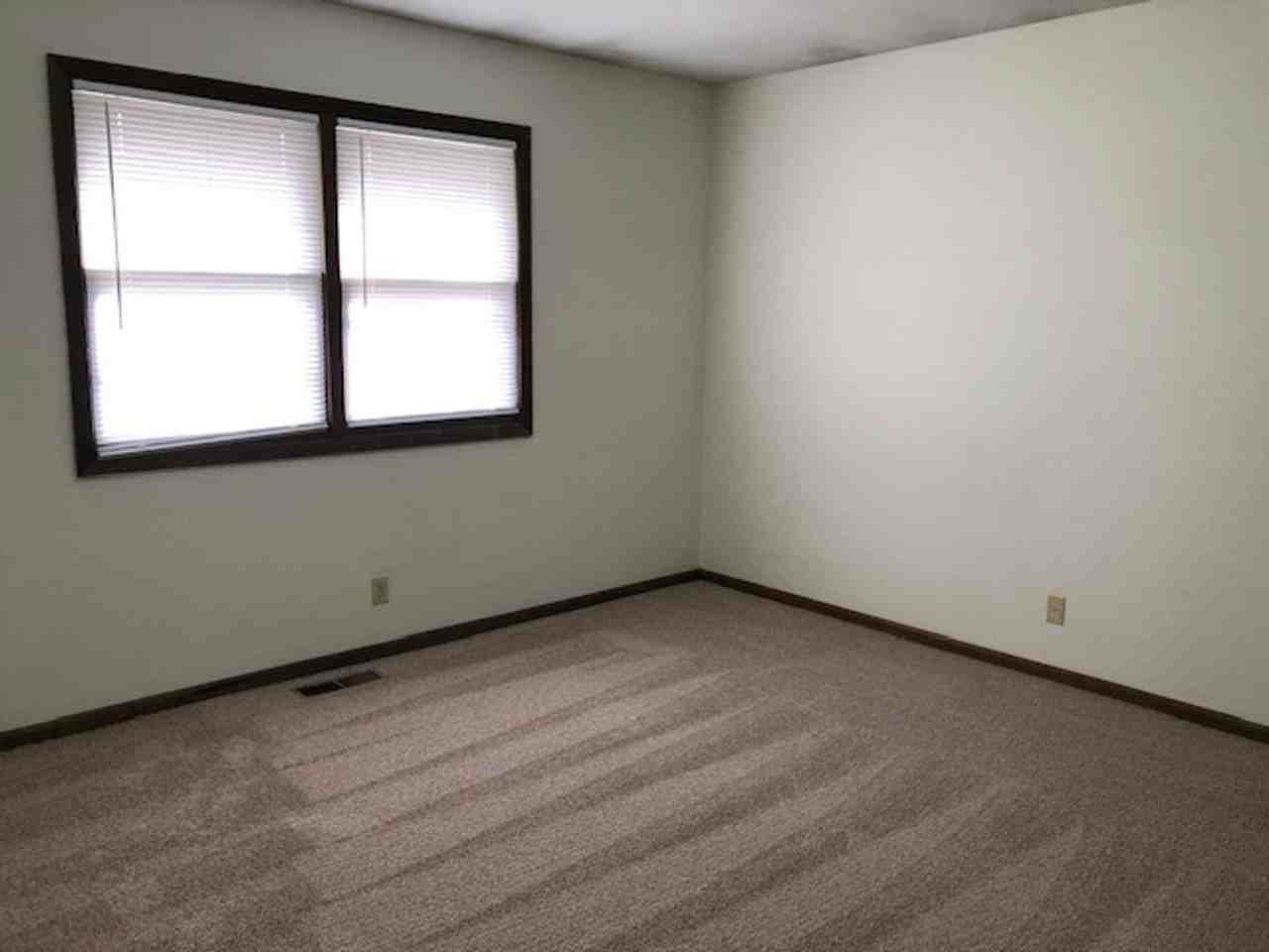 2125 Griffith St - Photo 4 of 6