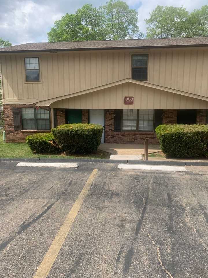 Doe Run Manor, LLC - Photo 6 of 31