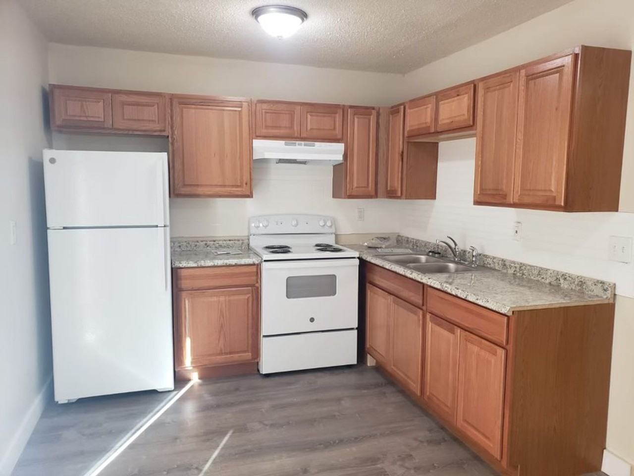 Doe Run Manor, LLC - Photo 7 of 31